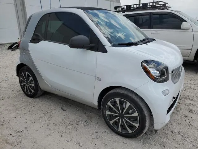 WMEFJ5DA6HK169979 2017 2017 Smart Fortwo 4