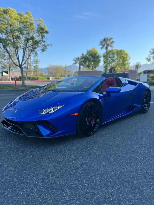 ZHWUR1ZF2HLA07170 2017 2017 Lamborghini Huracan 2