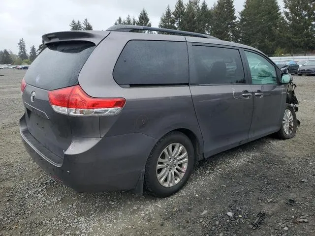 5TDYK3DC8CS239784 2012 2012 Toyota Sienna- Xle 3