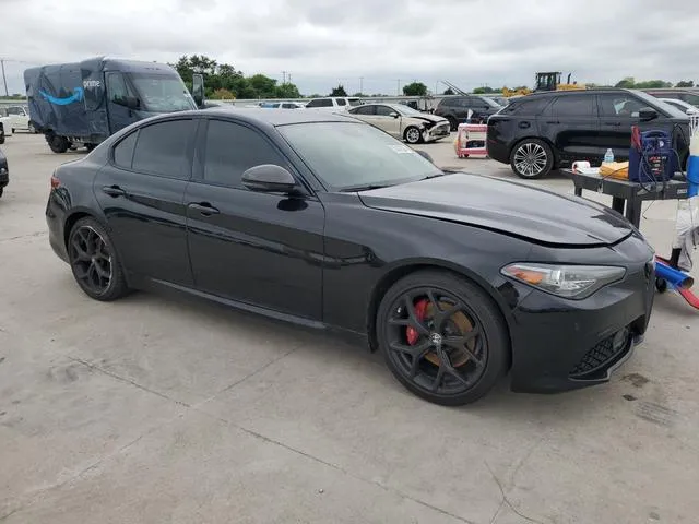 ZARFAMAN2K7622737 2019 2019 Alfa Romeo Giulia 4