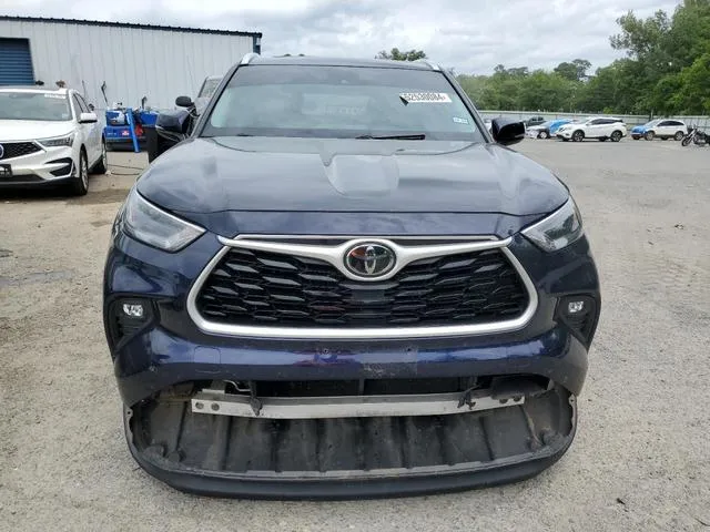 5TDGZRAH3MS521875 2021 2021 Toyota Highlander- Xle 5