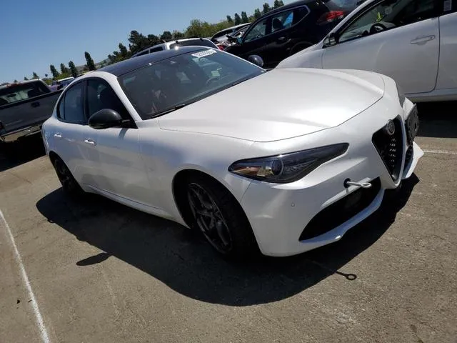 ZARFAMBN9K7609868 2019 2019 Alfa Romeo Giulia- TI 4