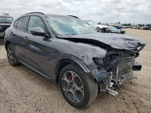 ZASFAKPN7J7B93901 2018 2018 Alfa Romeo Stelvio- Sport 4