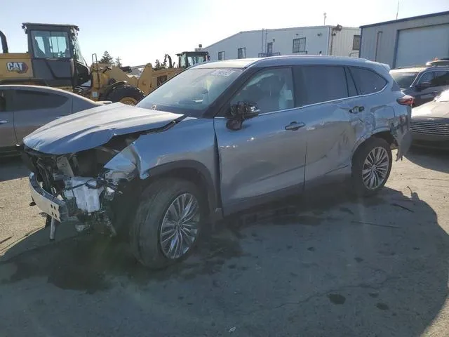 5TDFZRBH7NS168911 2022 2022 Toyota Highlander- Platinum 1