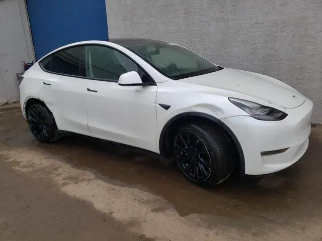 7SAYGDEE6NF385814 2022 2022 Tesla MODEL Y 4