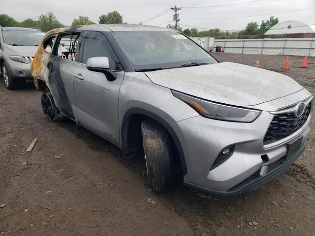 5TDBBRCH6NS559968 2022 2022 Toyota Highlander- Hybrid Le 4