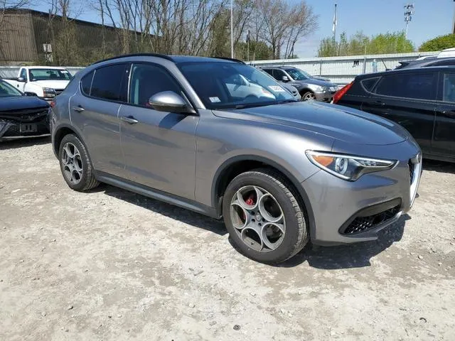 ZASFAKPNXJ7B87428 2018 2018 Alfa Romeo Stelvio- Sport 4