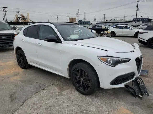 ZASPAJAN6M7D19404 2021 2021 Alfa Romeo Stelvio- Sport 4