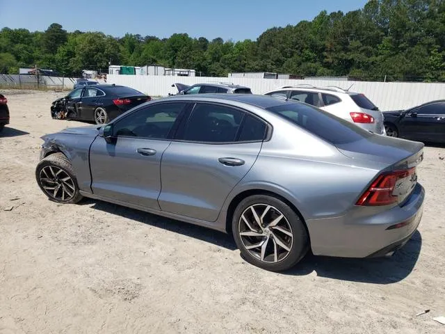 7JRA22TK5KG015693 2019 2019 Volvo S60- T6 Momentum 2