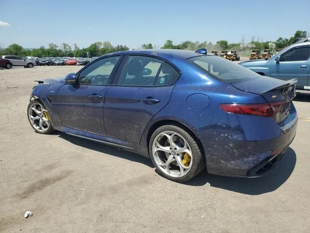 ZARFAEAV2J7574452 2018 2018 Alfa Romeo Giulia- Quadrifoglio 2