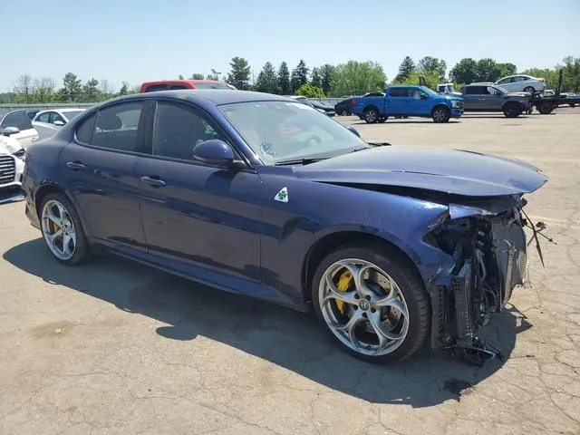 ZARFAEAV2J7574452 2018 2018 Alfa Romeo Giulia- Quadrifoglio 4