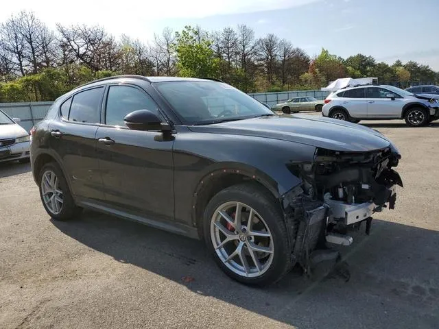 ZASFAKNN5J7C22038 2018 2018 Alfa Romeo Stelvio- Ti Sport 4