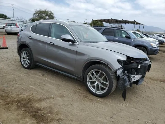 ZASFAKAN6J7B83966 2018 2018 Alfa Romeo Stelvio 4