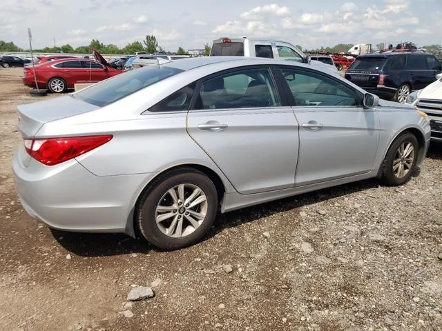 5NPEB4AC2CH437070 2012 2012 Hyundai Sonata- Gls 3