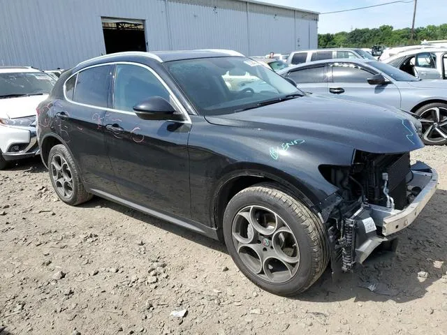 ZASFAKAN2J7B62418 2018 2018 Alfa Romeo Stelvio 4