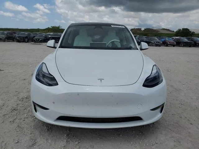 7SAYGDEE8RA255603 2024 2024 Tesla MODEL Y 5