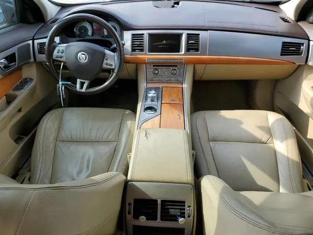 SAJWA0FA3AHR54057 2010 2010 Jaguar XF- Luxury 8