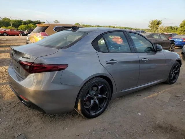 ZARFAEENXJ7597763 2018 2018 Alfa Romeo Giulia- Ti Q4 3