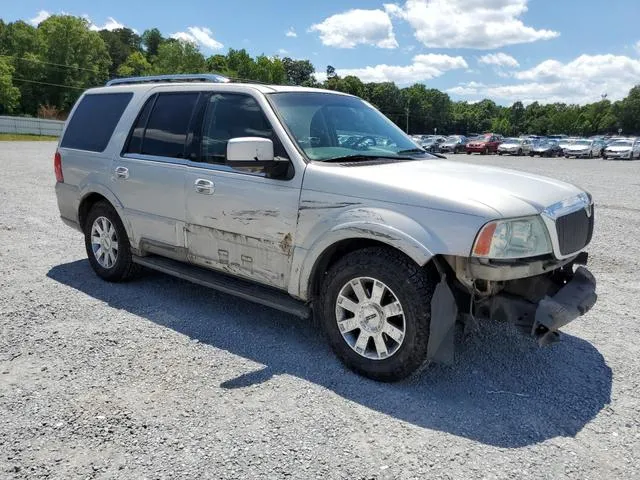 5LMFU27R74LJ18459 2004 2004 Lincoln Navigator 4