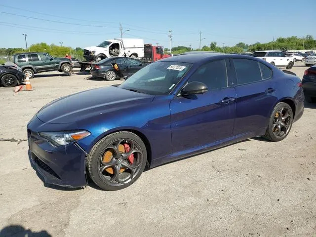 ZARFAEEN1H7529121 2017 2017 Alfa Romeo Giulia- Ti Q4 1