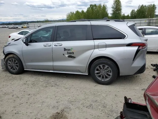 5TDYRKEC4NS081872 2022 2022 Toyota Sienna- Xle 2