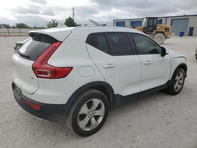 YV4AC2HK1L2225451 2020 2020 Volvo XC40- T4 Momentum 3