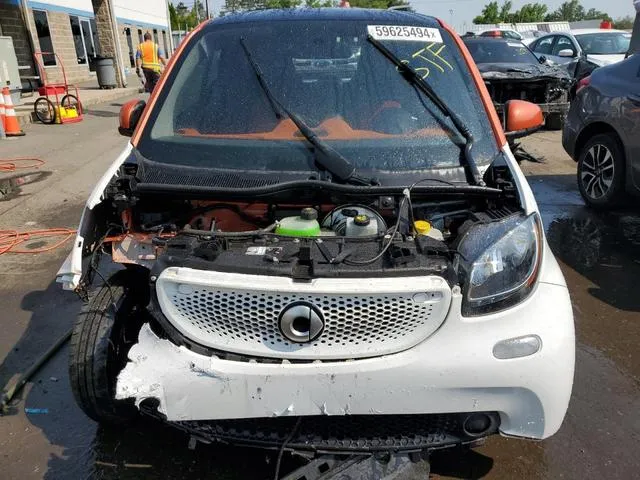 WMEFJ9BAXJK280745 2018 2018 Smart Fortwo 5