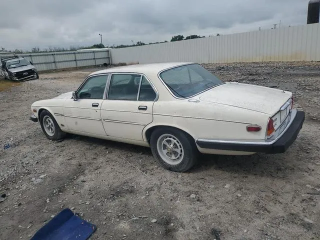 CAJAV1341HC477820 1987 1987 Jaguar XJ 2