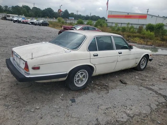 CAJAV1341HC477820 1987 1987 Jaguar XJ 3