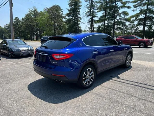 ZN661XUA8HX225805 2017 2017 Maserati Levante 3