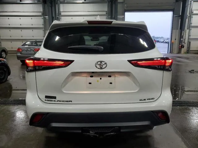 5TDGZRBH7MS529296 2021 2021 Toyota Highlander- Xle 6