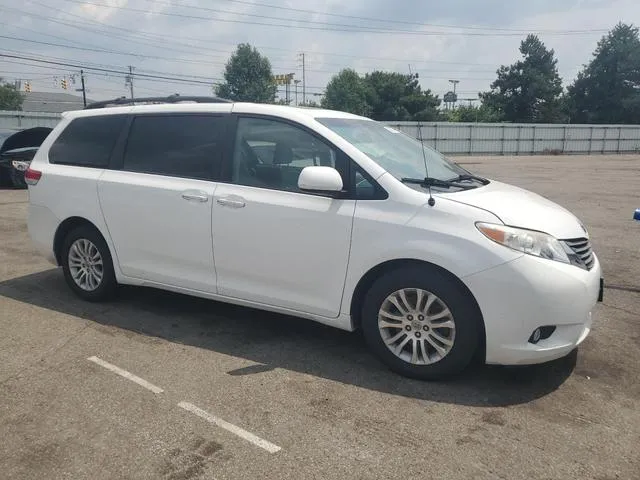 5TDYK3DC9ES487254 2014 2014 Toyota Sienna- Xle 4