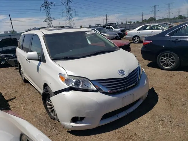 5TDYK3DC2FS669332 2015 2015 Toyota Sienna- Xle 4