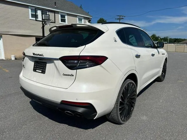 ZN661YUS4MX377542 2021 2021 Maserati Levante- S Sport 3