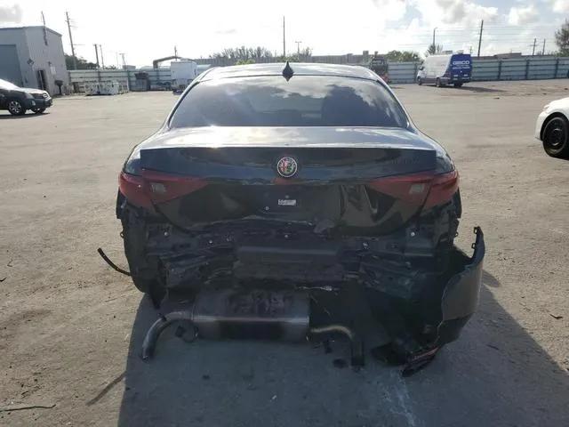 ZARFAMBN0K7609323 2019 2019 Alfa Romeo Giulia- TI 6