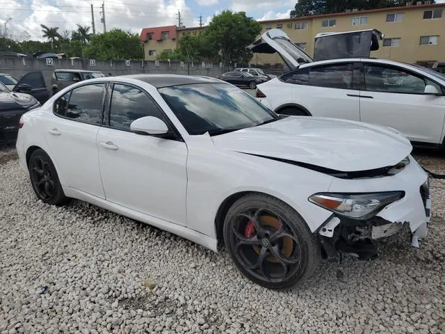 ZARFAMBNXK7600497 2019 2019 Alfa Romeo Giulia- TI 4