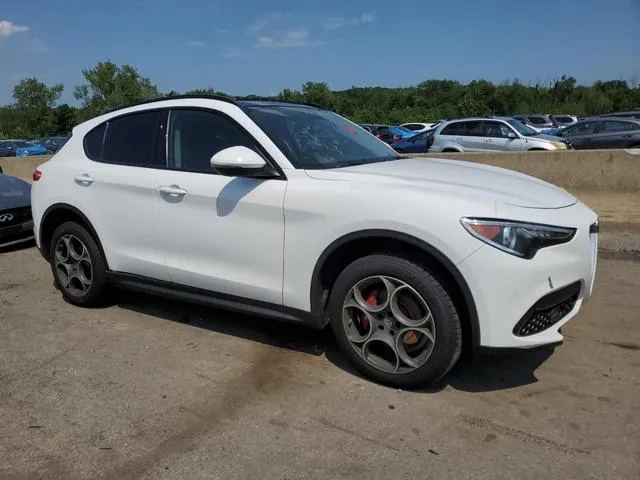 ZASFAKPN0J7C27869 2018 2018 Alfa Romeo Stelvio- Sport 4