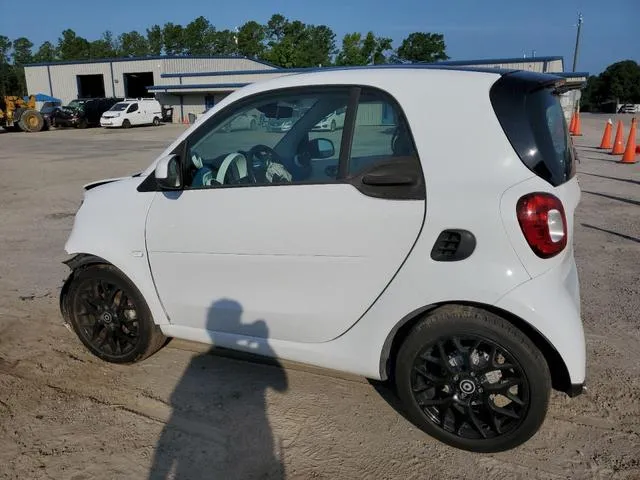 WMEFJ5DA0HK172537 2017 2017 Smart Fortwo 2