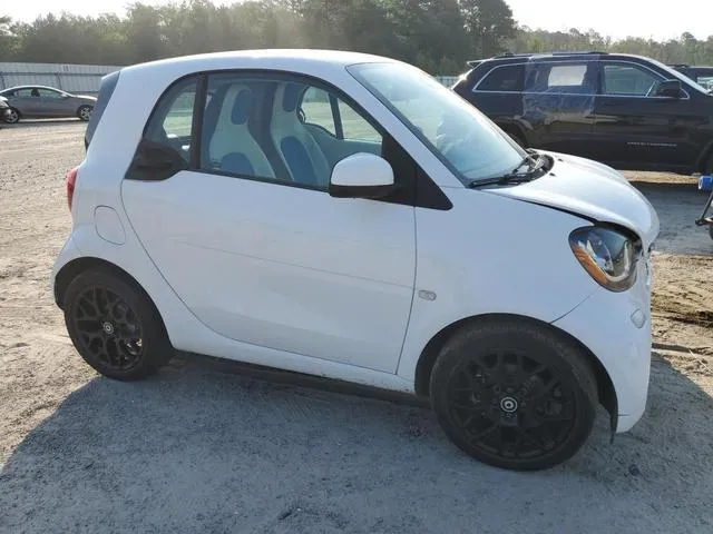 WMEFJ5DA0HK172537 2017 2017 Smart Fortwo 4