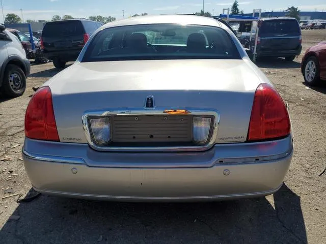 1LNHM83W24Y617862 2004 2004 Lincoln Town Car- Ultimate 6