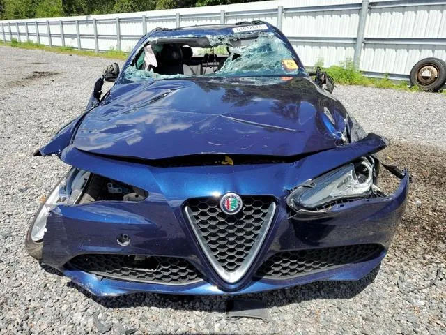 ZARFAEBN6H7544363 2017 2017 Alfa Romeo Giulia 5