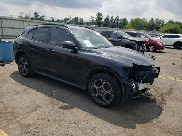 ZASFAKPN3J7B73239 2018 2018 Alfa Romeo Stelvio- Sport 4