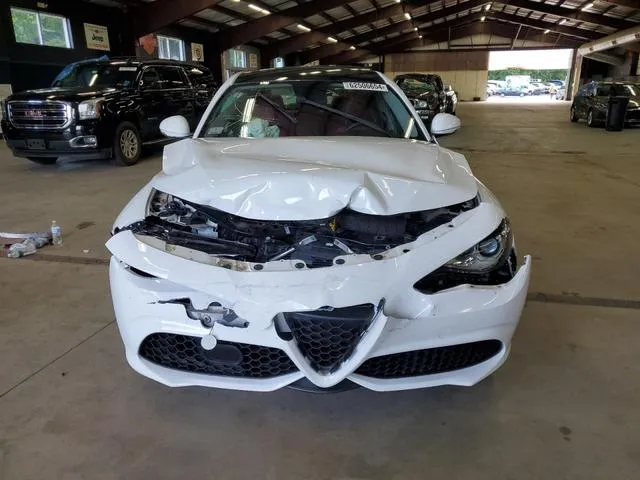 ZARFAEDN4H7549994 2017 2017 Alfa Romeo Giulia- Q4 5