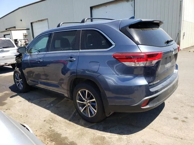 5TDJZRFHXJS910765 2018 2018 Toyota Highlander- SE 2