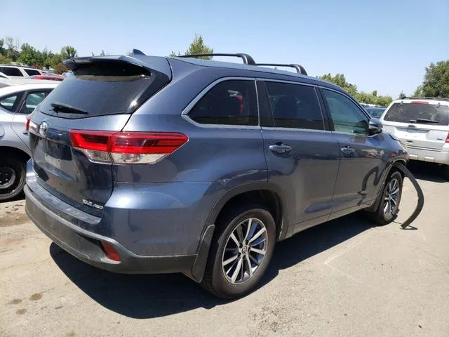 5TDJZRFHXJS910765 2018 2018 Toyota Highlander- SE 3