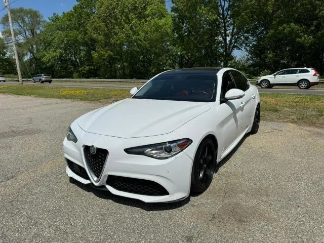 ZARFAEEN0J7573441 2018 2018 Alfa Romeo Giulia- Ti Q4 2