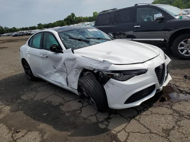 ZARFANBN8K7623122 2019 2019 Alfa Romeo Giulia- TI 4