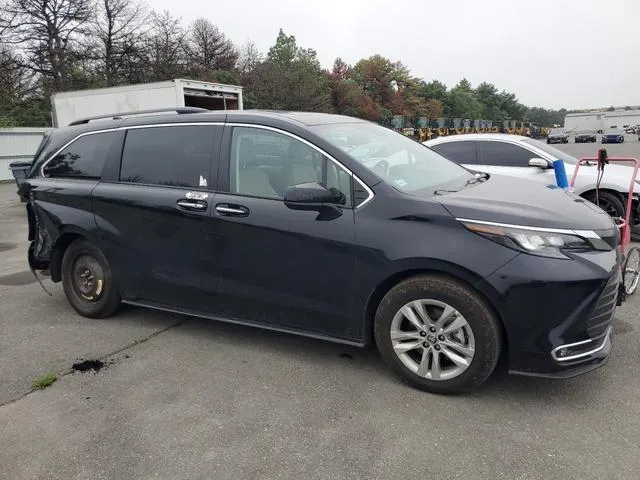 5TDJSKFC1RS108701 2024 2024 Toyota Sienna- Xle 4