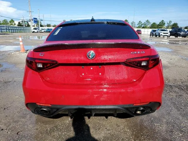 ZARFAEDN5J7565000 2018 2018 Alfa Romeo Giulia- Q4 6