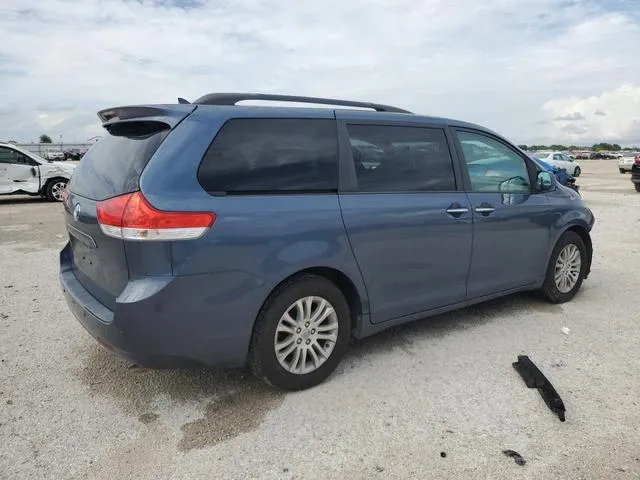 5TDYK3DC7ES435959 2014 2014 Toyota Sienna- Xle 3